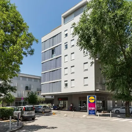 Apartment Marcela With Private Parking Split Exterior photo